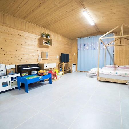 Jeju Sunflower Pension Seogwipo Exterior photo