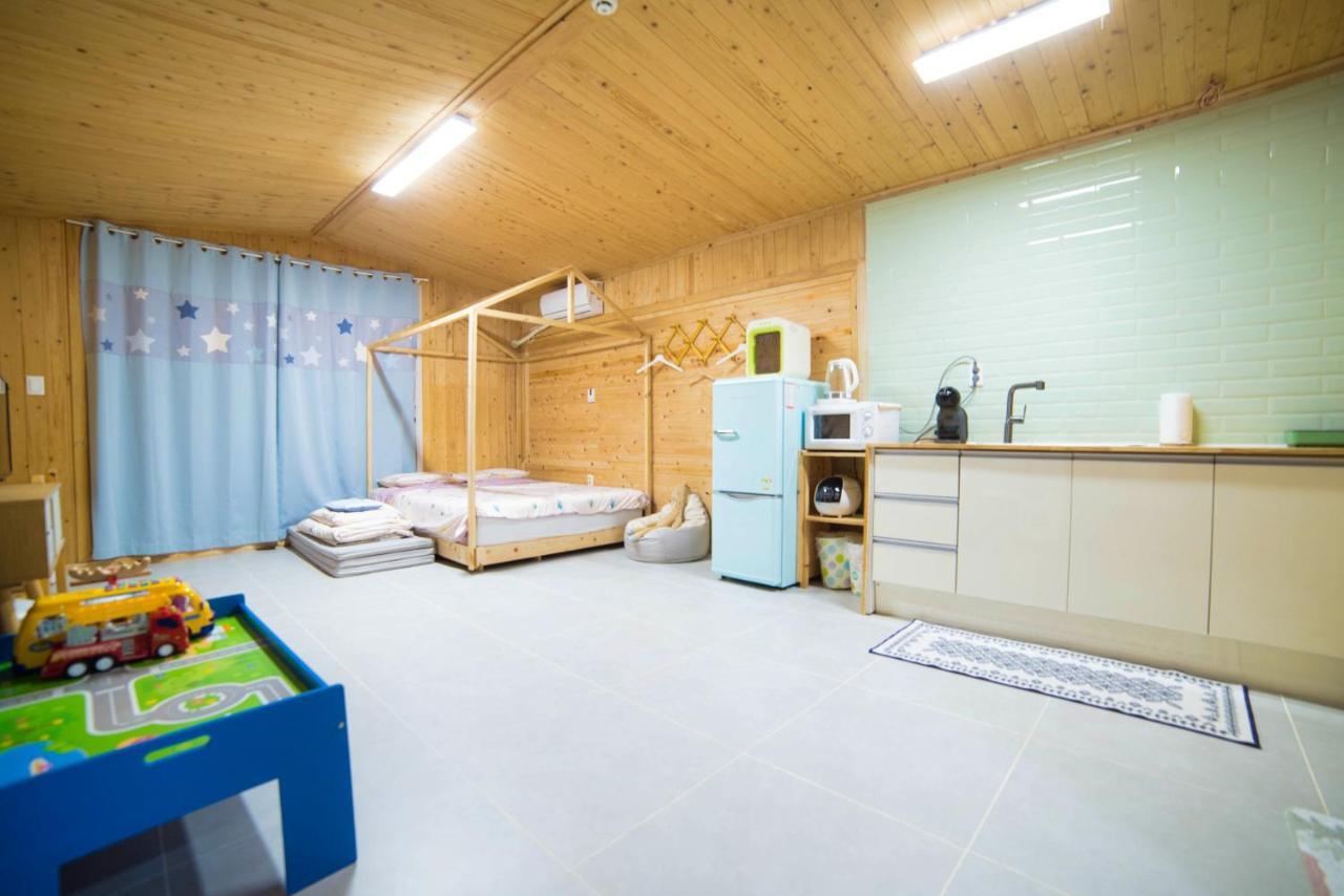 Jeju Sunflower Pension Seogwipo Exterior photo