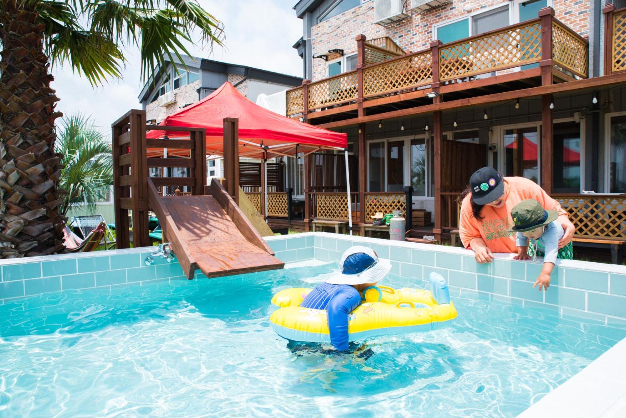 Jeju Sunflower Pension Seogwipo Exterior photo
